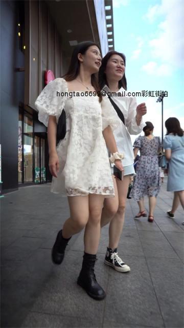 【YZWCD】YC580美妆店的白色花裙美女！白色内裤弯腰CD！