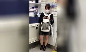 JK風制服美女のエロ過ぎるミニスカ立ち生脚180