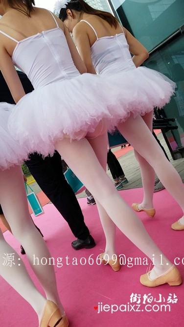 【已补档】4k超清，街拍三位性感的芭蕾舞裙美女