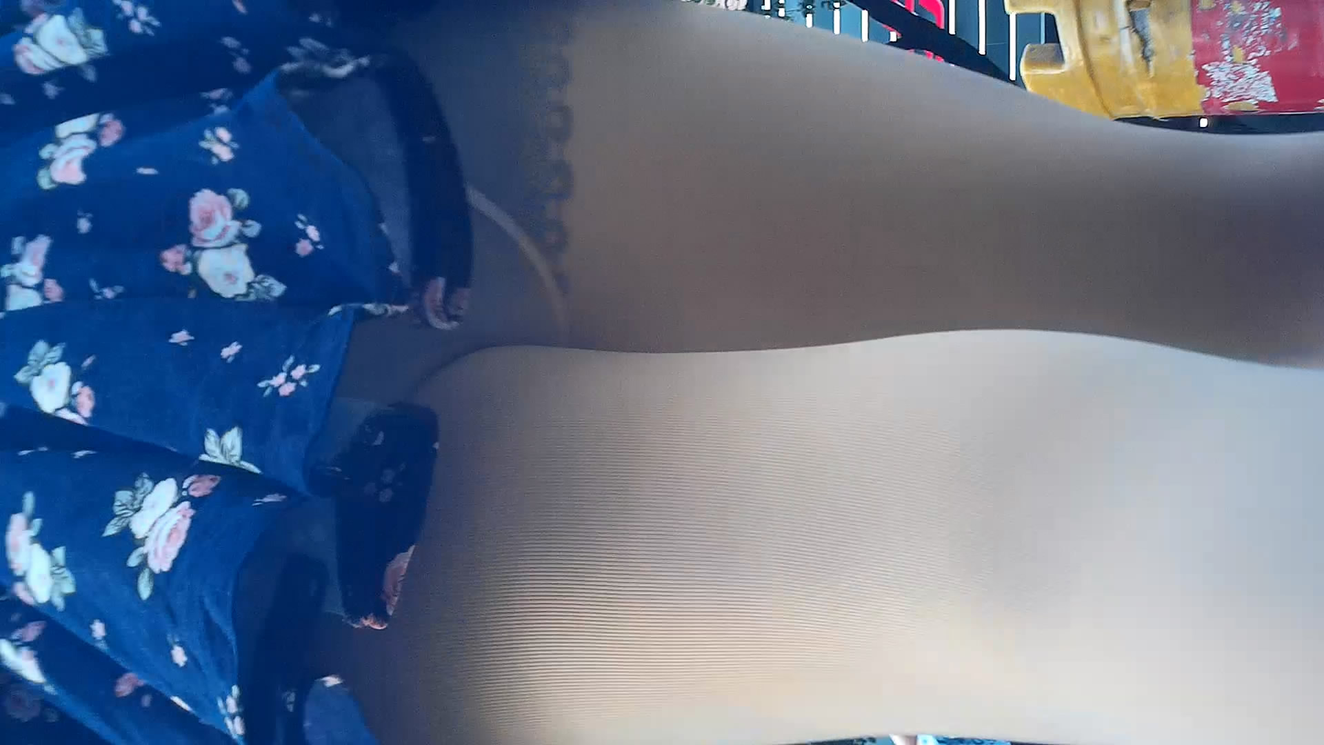 [1080p高清]跟拍裙子超短的妹子,欣赏一下安全裤咯