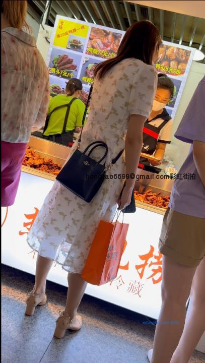 【 KFC-35 】184⭐长裙学姐和闺蜜买炸串，纯洁白内玉女风