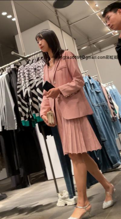 【㊙️新KingKCD】CD1549//抄底粉红裙子美少妇高跟鞋很闪亮