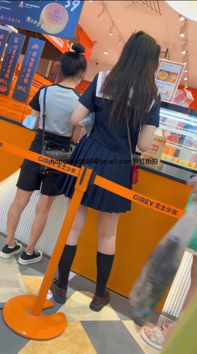 【KFC-182】331⭐⭐JK制服可爱学妹买甜品。短裙紫色窄内性感