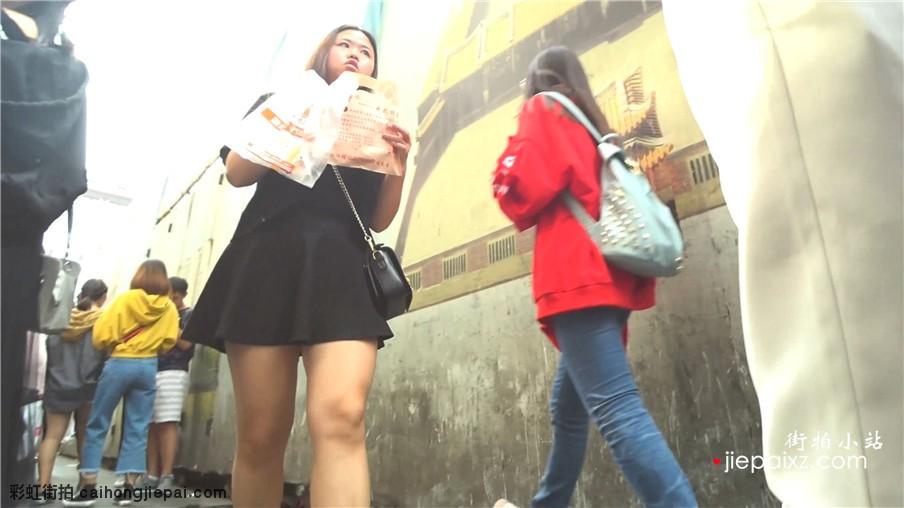 【已补档】4K超清街拍CD视频黑色短裙丰腴身材美女