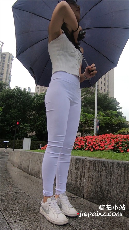 白色紧身裤高清模拍美女原图263P [1.72 GB/MP4