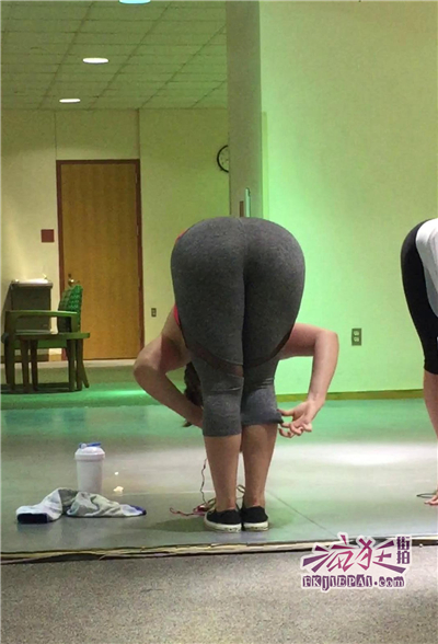 [打底裤] 瑜伽热身的紧身裤洋妞