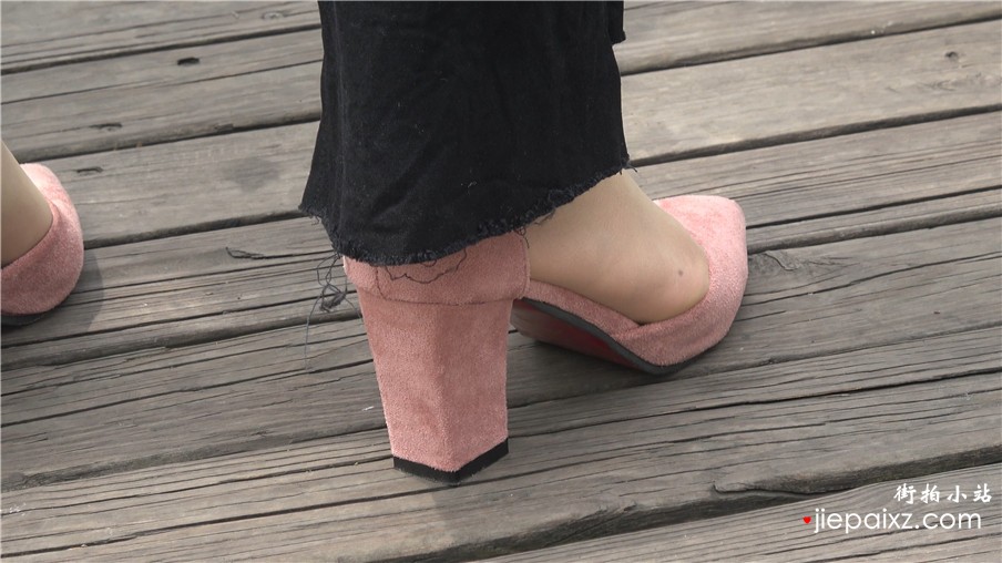【已补档】4k-超级性感的粉色高跟鞋少妇