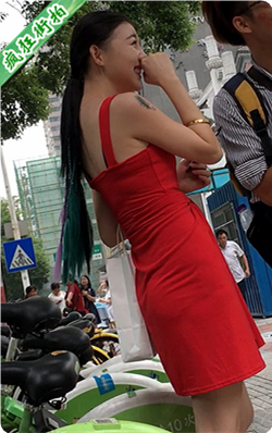 街拍红色连衣短裙漂亮美女性感美腿诱惑-276MB