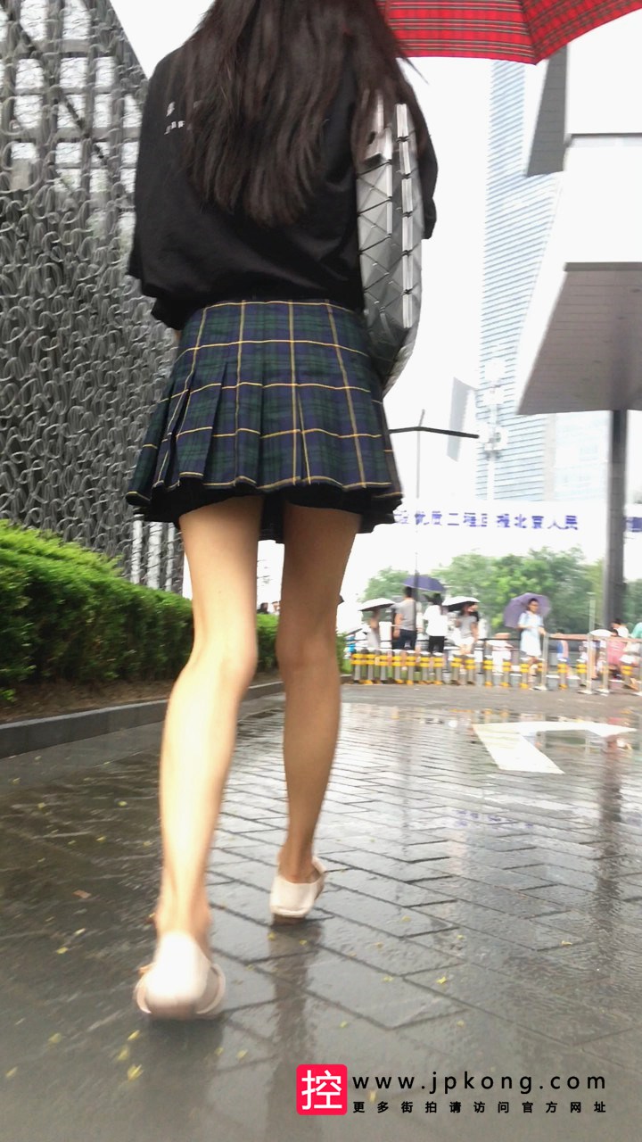[大凤梨] 下雨天的草绿色短裙DF104[501M]