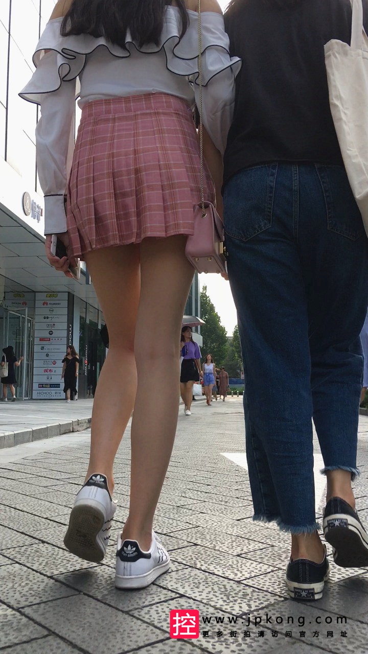[大凤梨] 极品高挑长腿小姐姐的粉色短裙诱惑DF090[1.09G]