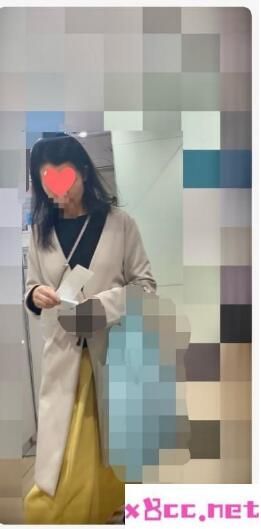 【逆さ撮り4人収録】1人で買い物来てるお姉さんは大体パンツ撮れます、ロンスカに果敢にスマホ入れてきました