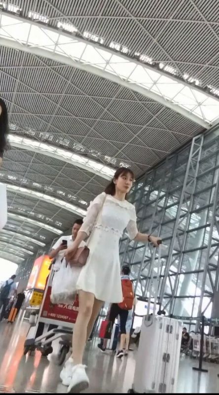 【vis系列CD】137-机场抄底一身白裙的美女