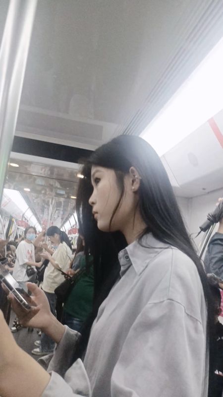 【独家原创】包臀裙美女的美腿与翘臀